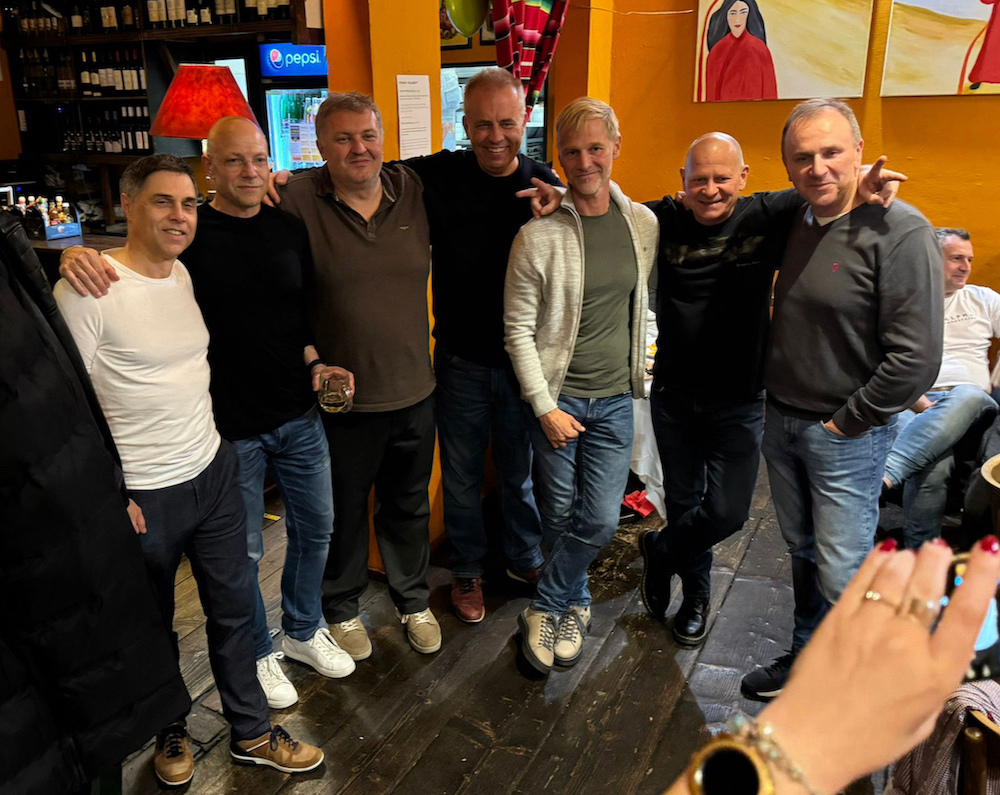 Obsah obrzku obleen, osoba, dnsy, boty

Popis byl vytvoen automaticky