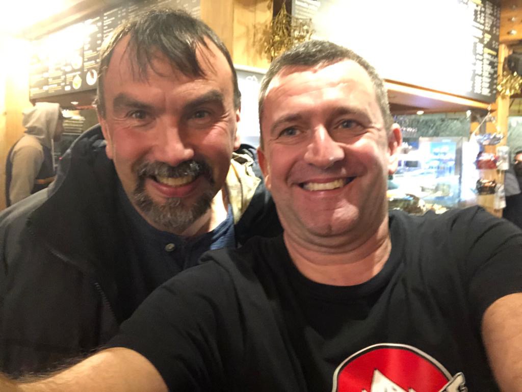 Obsah obrzku osoba, mu, pzovn, dav

Popis byl vytvoen automaticky