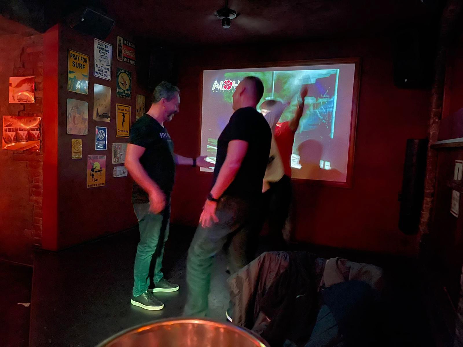 Obsah obrzku text, interir, osoba

Popis byl vytvoen automaticky